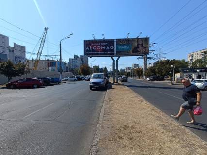 Billboard B in Odessa, 3х6  prosp. Knyazya Yaroslava Mudroho - Zolotoj duk (prizma levaa) Photo 1