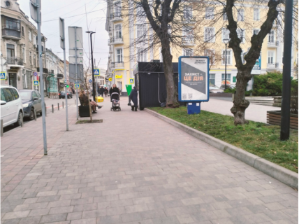 Citylight B in Ternopil, 1.8x1.2  Cornovola st., 4, bila Ukrtelekomu, v bik Privokzal'nogo majdanu Photo 1