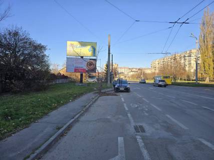 Billboard B in Ivano-Frankivsk, 3x6  Vovcinec'ka (supermarket Metro), napramok ruhu zi storoni st.Nadricna, Ivasuka, Z/d vokzalu v storonu s.Vovcinec', st.V.Simonenka (Arsen, Epicentr) Photo 1