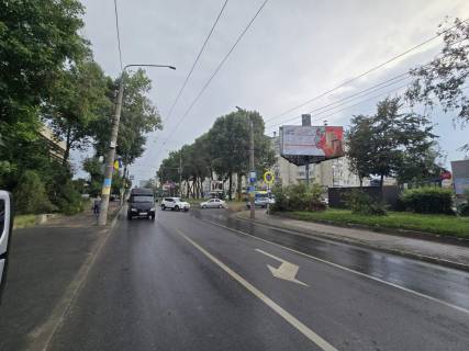 Billboard A in Chernivtsi, Щит 3x6  Golovna st. / Entuziastiv st., z centru Photo 1