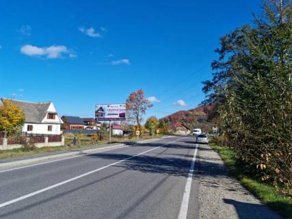 Billboard B in Yaremche, 3x6  Траса Н-09 Мукачево-Львів, виїзд з міста в сторону Івано-Фр, 300 перед АТБ, сувенірний ринок Карпатські Делікатеси, напрямок руху на Івано-Франківськ Photo 1