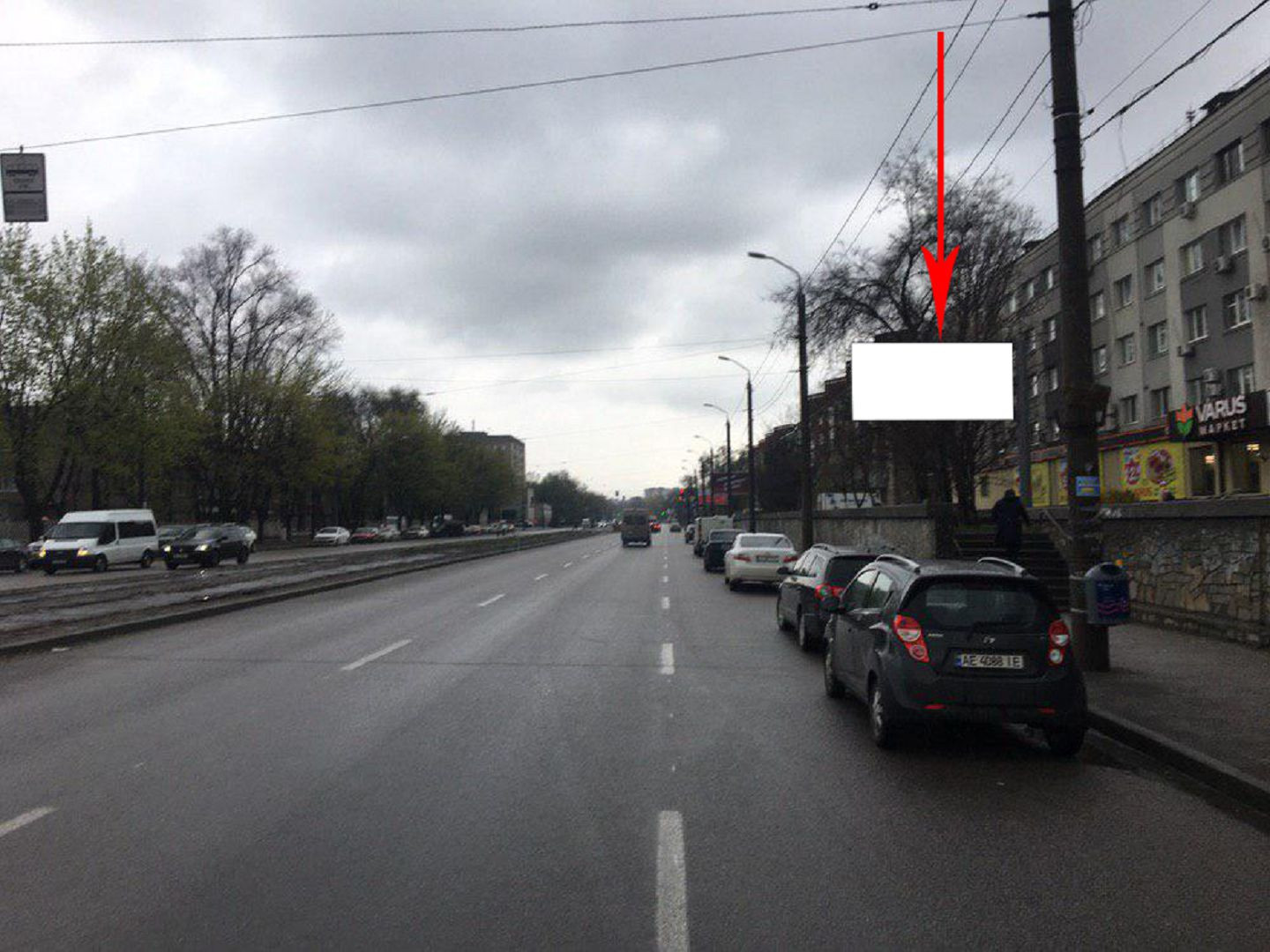 Billboard Dnipropetrovsk,  prosp. Bogdana Hmel'nic'kogo, 16, bila vhodu u Varus