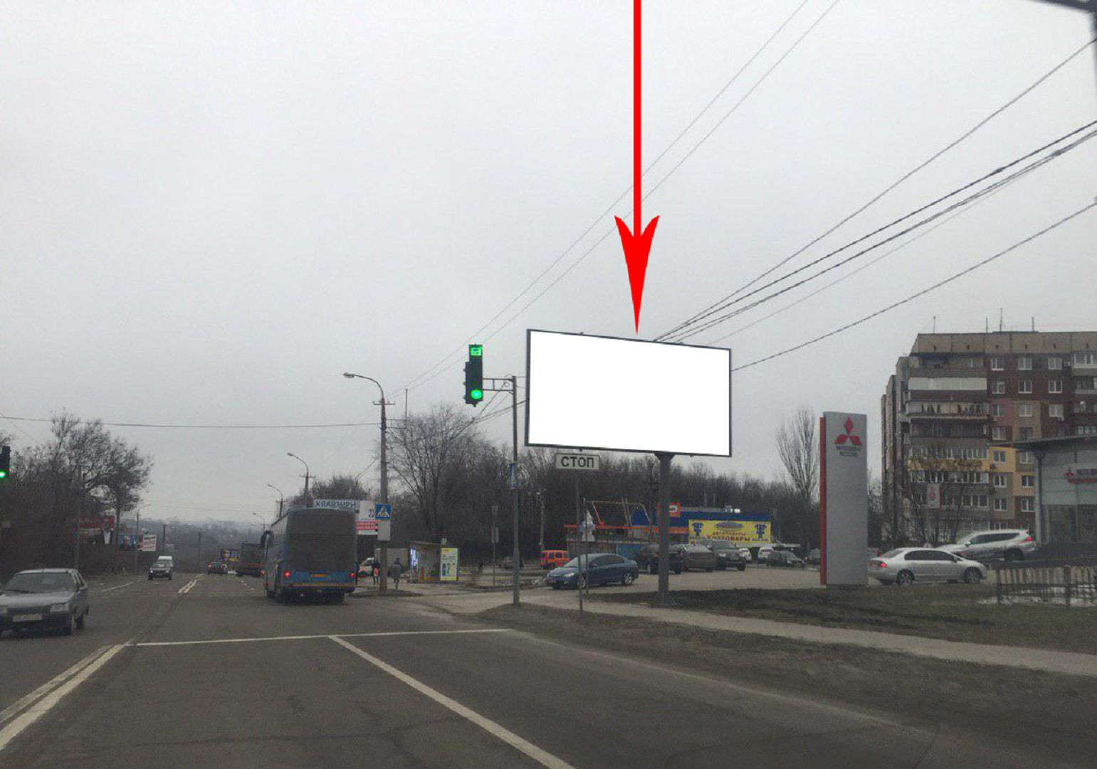 Billboard Dnipropetrovsk,  st. Kosmicna v rajoni bud. No 27d, avtosalon "Mitsubisi", na svitlofori