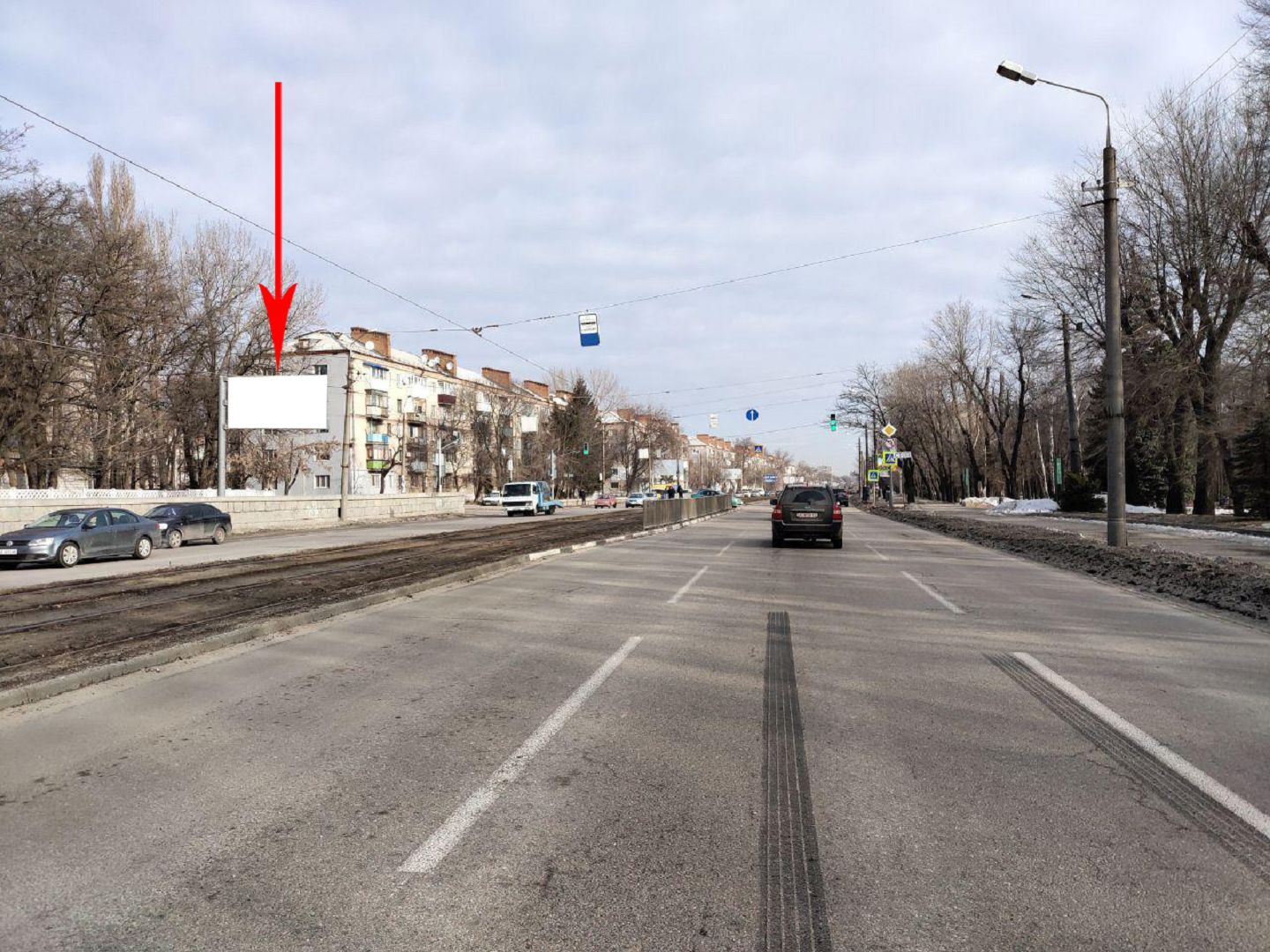 Billboard Dnipropetrovsk,  prosp. Bogdana Hmel'nic'kogo (Geroiv Stalingrada) - st. Gavrilenka, napramok v storonu centru, bila svitloforu