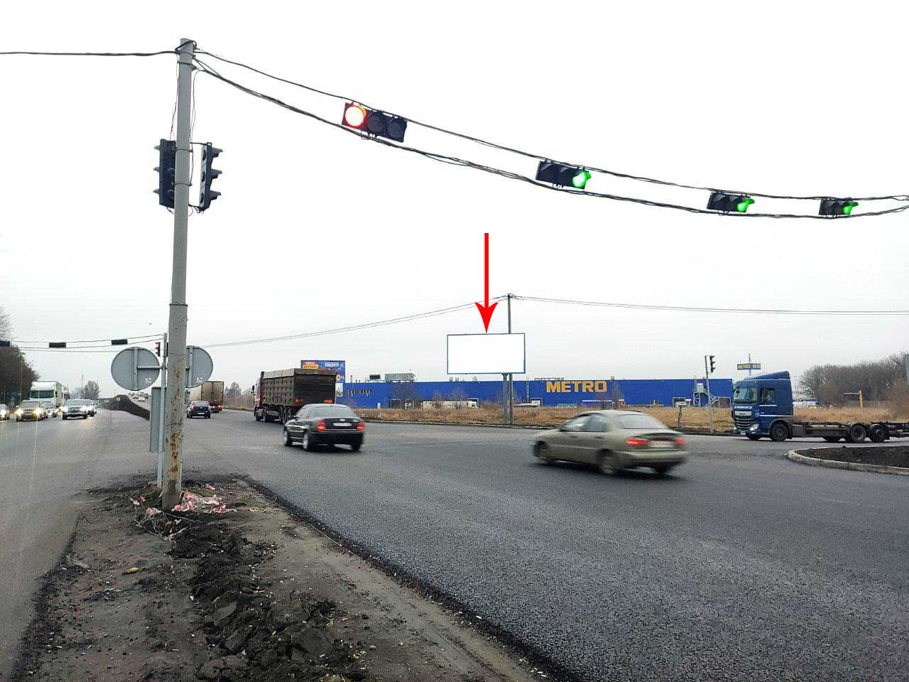 Billboard Pidgorodne,  Avtodoroga E50, povorot na Metro (miz Epicentrom ta  Metro)