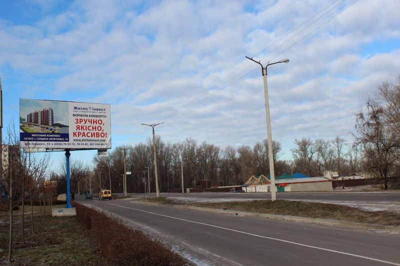 Billboard Kremenchuk,  nabereznaa Lejtenanta Dniprova, 74, navproti restoranu <<Misto>>, bila supermarketu "MarketOpt"