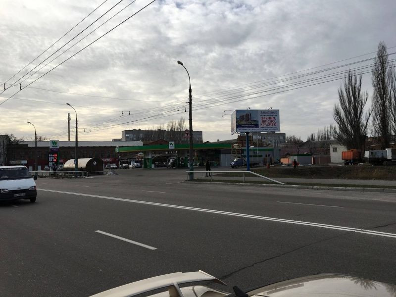 Billboard Kremenchuk,  prosp. Svobodi, 7-B, bila AZS <<WOG>> ta restoranu <<Hutorok>>