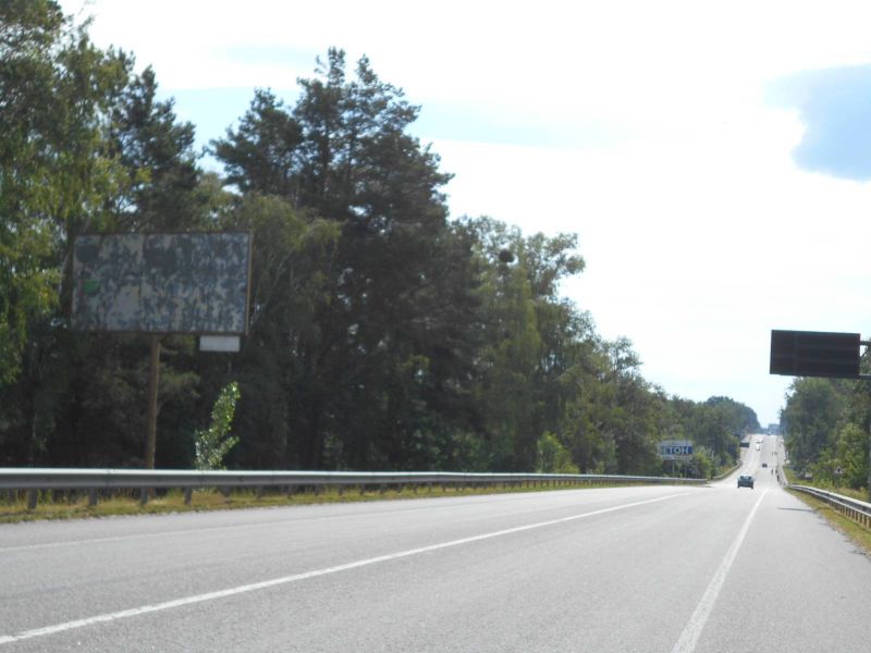 Billboard Vorzel,  smt. Vorzel', trasa M-07 "Kiiv-Kovel'", km 33+600 pravo, za 500m do povorotu do restoranu "Skiper", cerez 780m pisla avtobusnoi zupinki, cerez 850m pisla povorotu na st. Parkova
