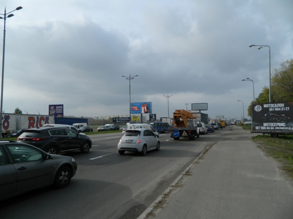 Prismatron, prism Kyiv,  st.B.Okruznaa povorot na Zulany/av-n Scania-Volvo na razdelitele v st. av. Pobedy