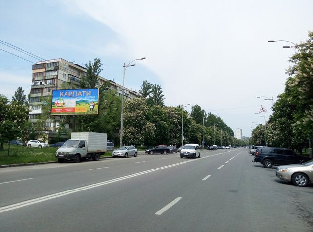 Prismatron, prism Kyiv,  Zula Verna bst.3 (Rollana Romena) (Eko-market, ATB-market, Dila, Apteka No1, Fora), v napramku Kolasa Akuba st.