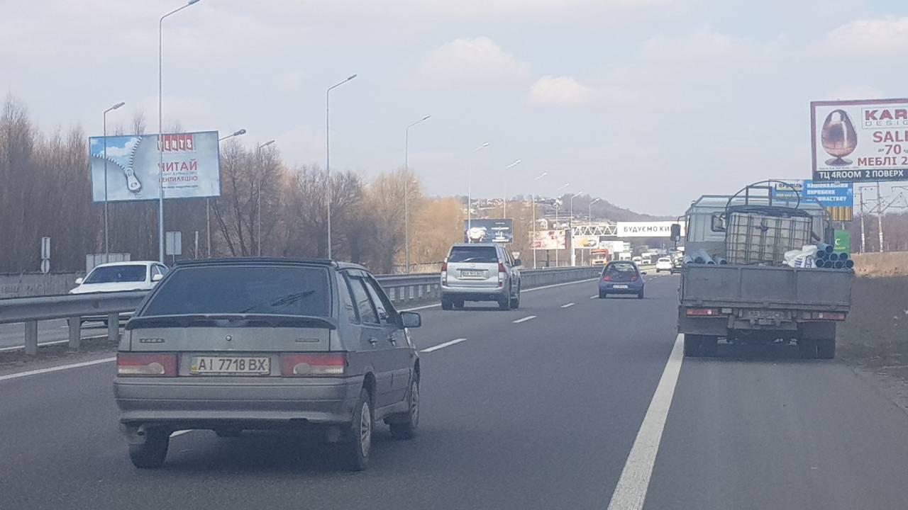 Billboard Kiev roads,  N-01 Znamenka -Kiev 22 km.450 m.(V)