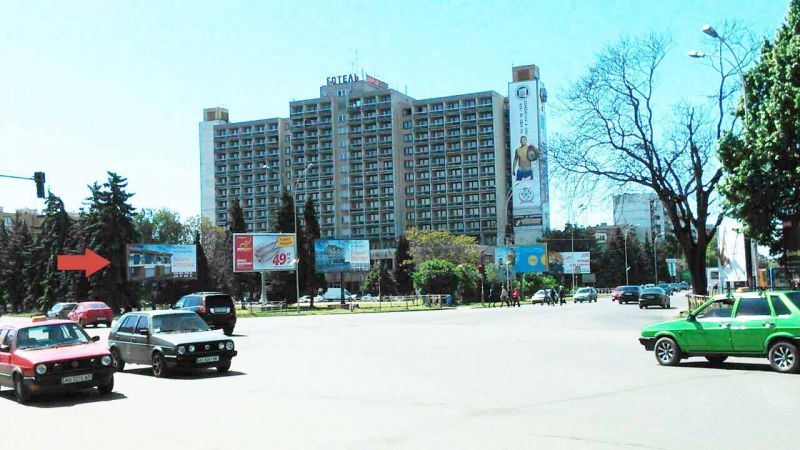 Billboard Uzhgorod,  av.Svobodi-Minajs'ka-Svabs'ka(perehresta)