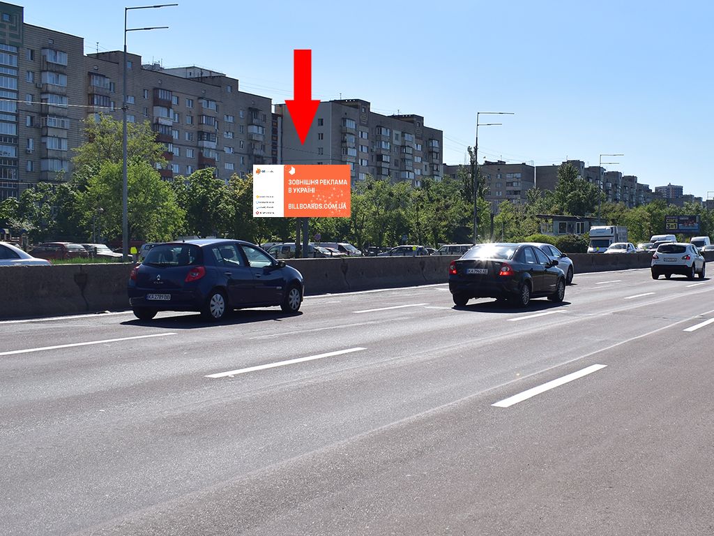 Billboard Kyiv,  Suhevica av. (kolis. Vatutina av.), 26, navproti AZS BRSM, v storonu st.m. "Pocajna", centru