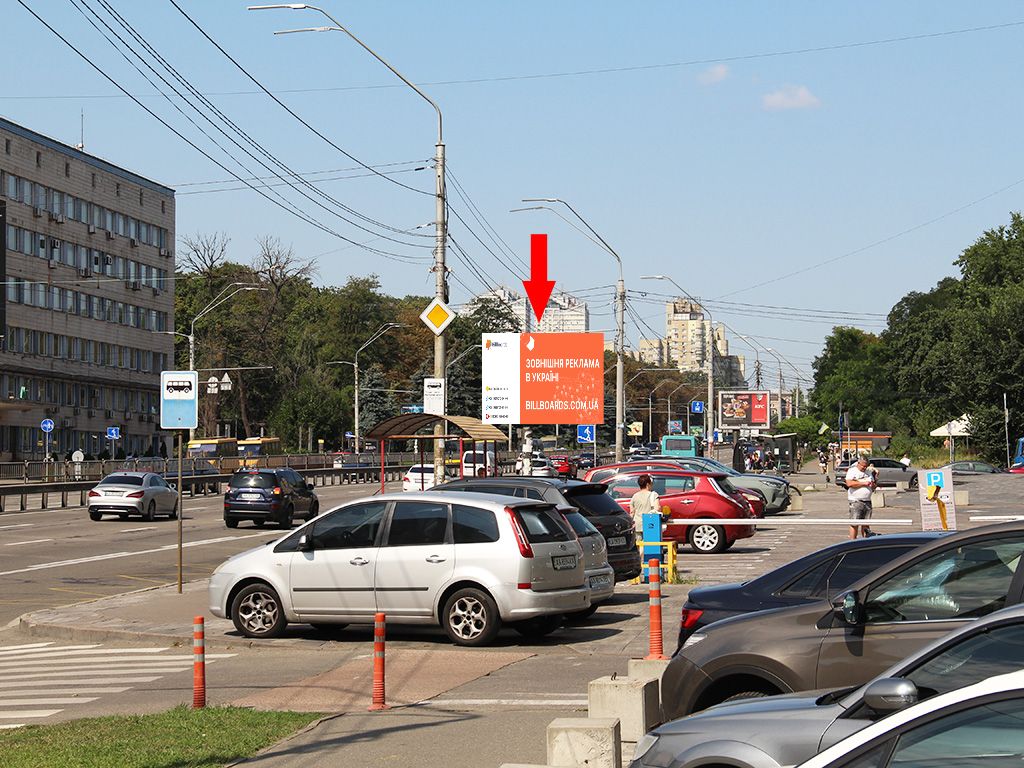 Video billboard Kyiv,  Berestejs'kij av. (kolis. av. Peremogi), 26, navproti st.m. "Politehnicnij institut", bila TRC "Smart Plaza", supermarketu "Sil'po", z centru, (rolik 10 sek, 1 vihid/1,5 hvilini)