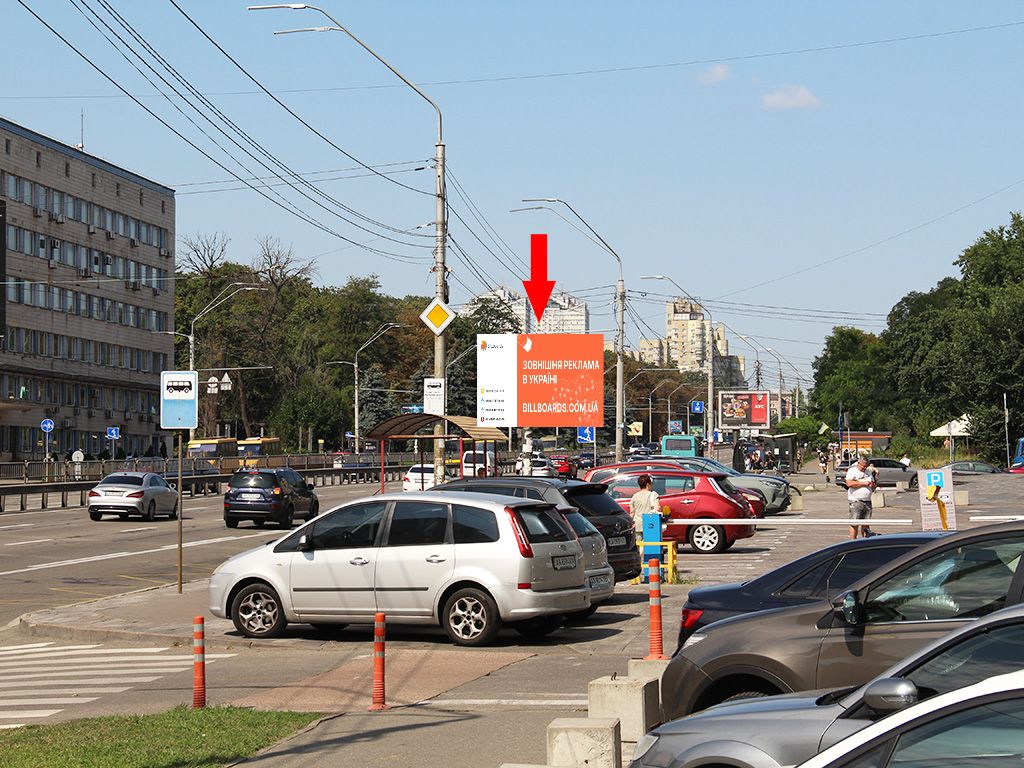 Video billboard Kyiv,  Berestejs'kij av. (kolis. av. Peremogi), 26, navproti st.m. "Politehnicnij institut", bila TRC "Smart Plaza", supermarketu "Sil'po", z centru, (rolik 10 sek, 1 vihid/1,5 hvilini)