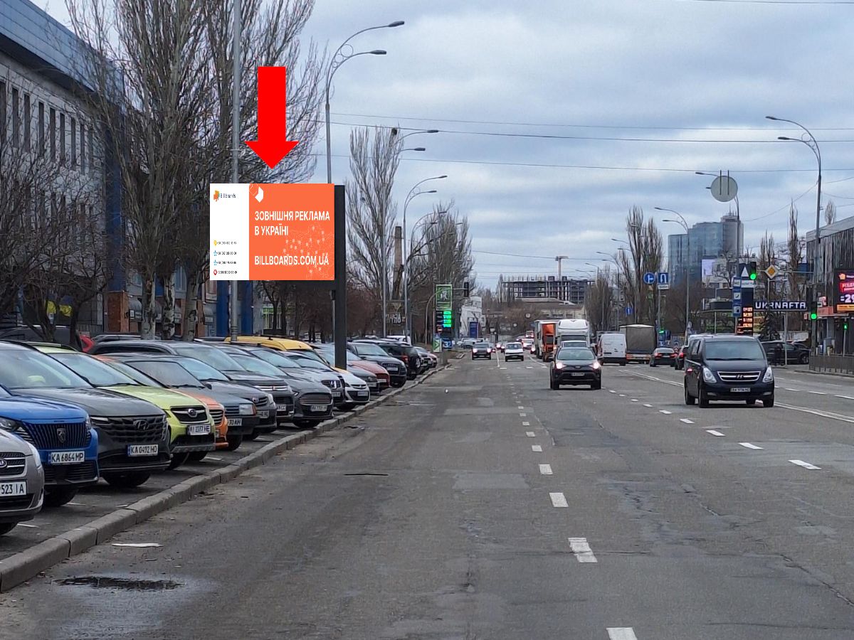 Backlight Kyiv,  Novokostantinivs'ka st., 1, na svitlofori, bila magazinu "Viar", z centru