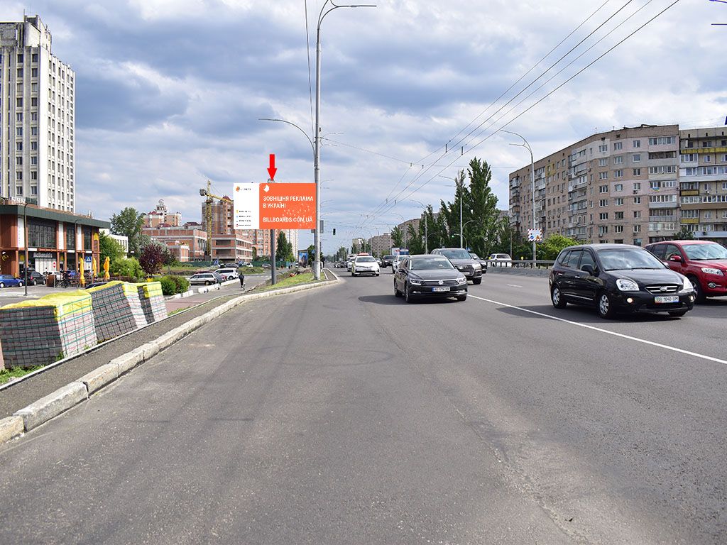 Billboard Kyiv,  Volodimira Ivasuka av. (kolis. av. Geroiv Stalingrada) 12-A, bila supermarketu "Sil'po", v bik av. Banderi
