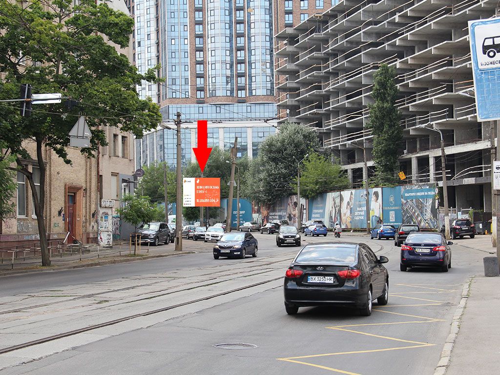 Backlight Kyiv,  Glibocic'ka st., 72, na svitlofori, v storonu Luk'anivki