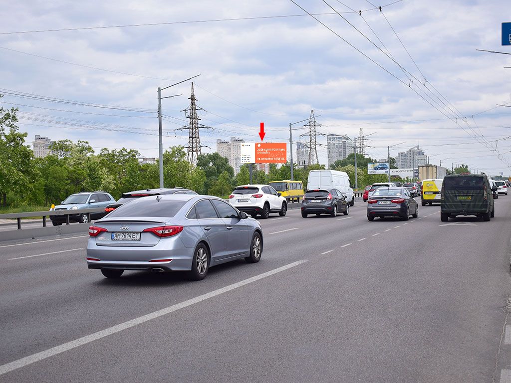 Billboard Kyiv,  Banderi av. (kolis. Moskovs'kij av.) 22, v bik Pivnicnogo mostu