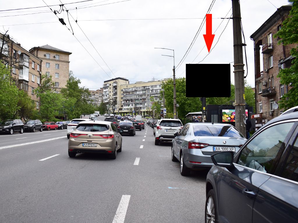 Video billboard Kyiv,  Bojcuka st. (kolis. Kikvidze st.), 1/2, v storonu bst. Ukrainki, centru, (rolik 10 sek, 1 vihid/1,5 hvilini)