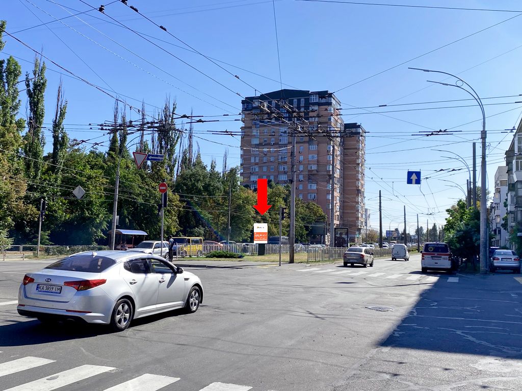 Citylight Kyiv,  Narodnogo Opolcenna st., 2, rozdil'nik, na svitlofori, v storonu aeroportu "Kiiv"