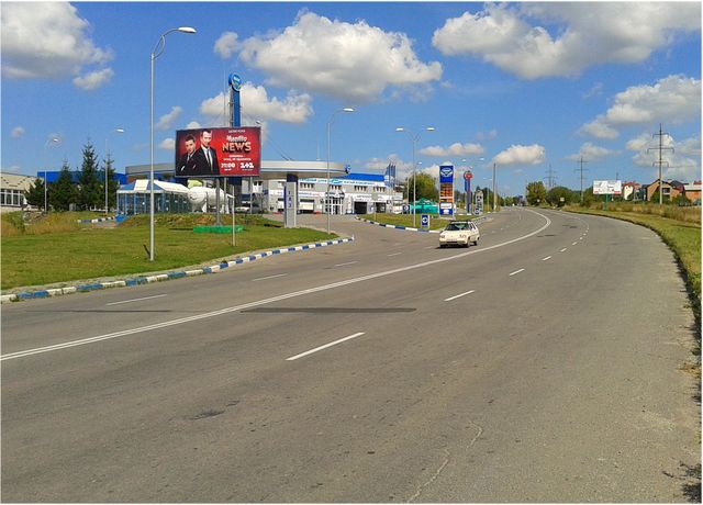 Billboard Khmelnitsky,  S.Banderi st.,  - Kurbasa L. st., ( AZS "Avias", STO)