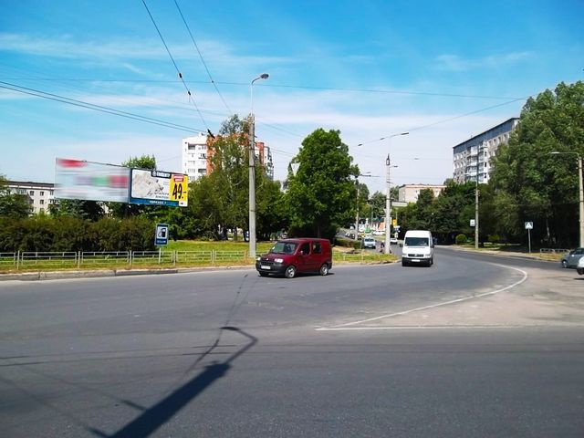 Billboard Ternopil,  Zluki st. - Galic'ka st. v centr (naproti AZS "Ukrnafta") ceburaska , pravij