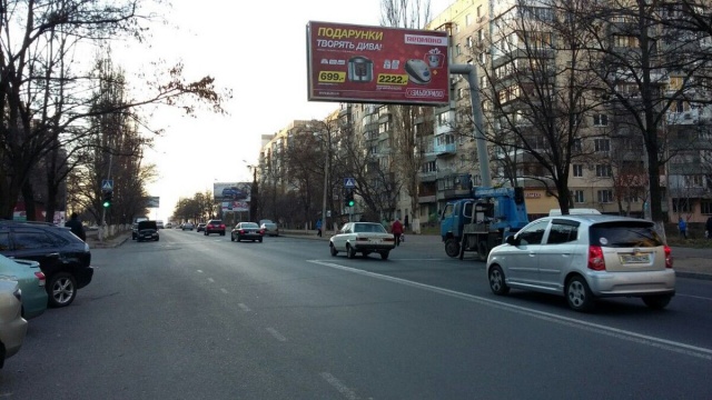 Billboard Odessa,  Vil'amsa st., 68 - 350 m.Il'fa ta Petrova st. ( "Sil'po")