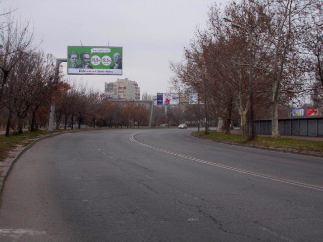 Billboard Odessa,  Krasnova st., 6  - 200 m. do  Artilerijs'koi st.