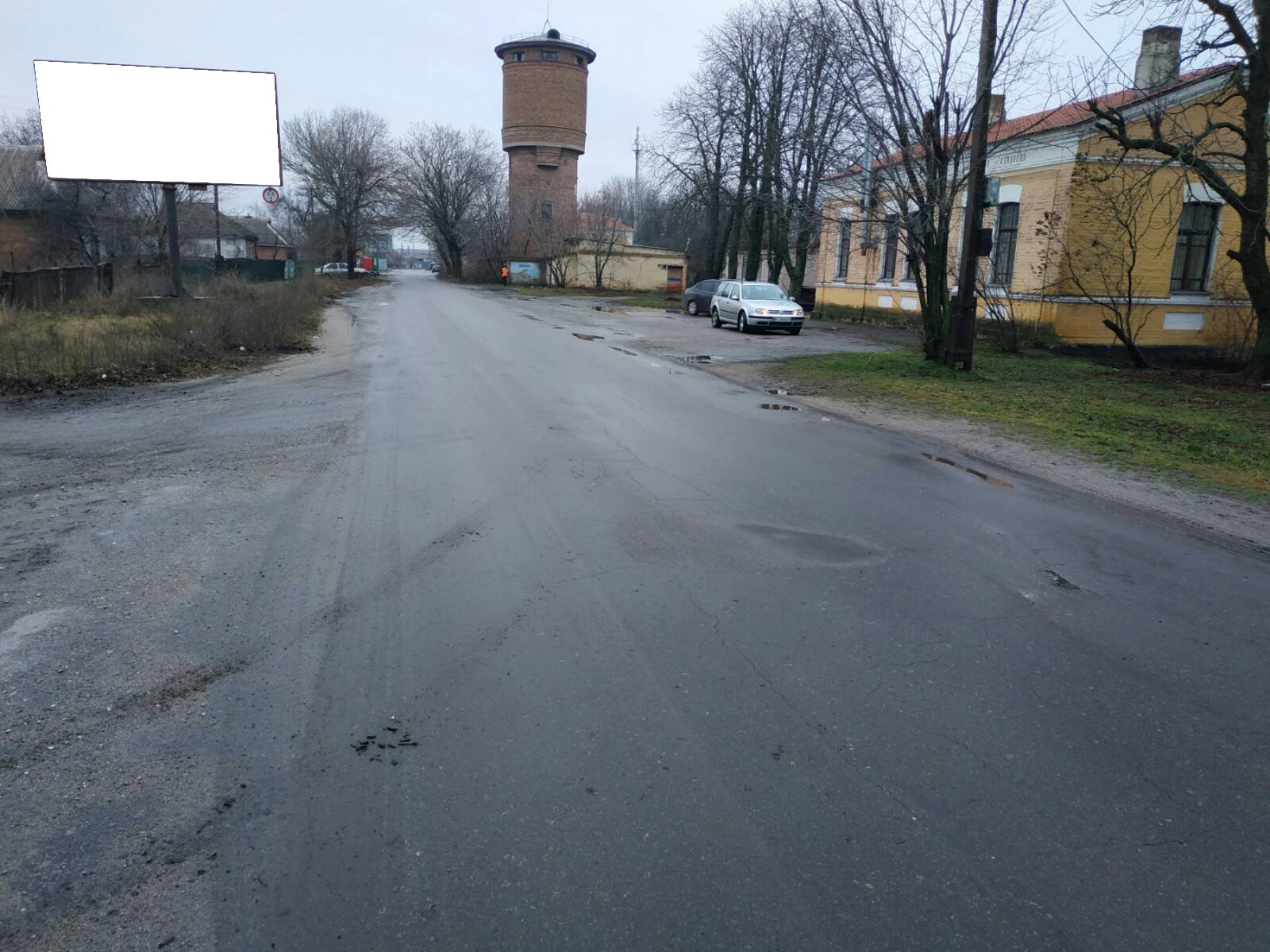 Billboard Mirgorod,  na rozi vulic' Zaliznicnoi ta prov. Vokzal'nogo