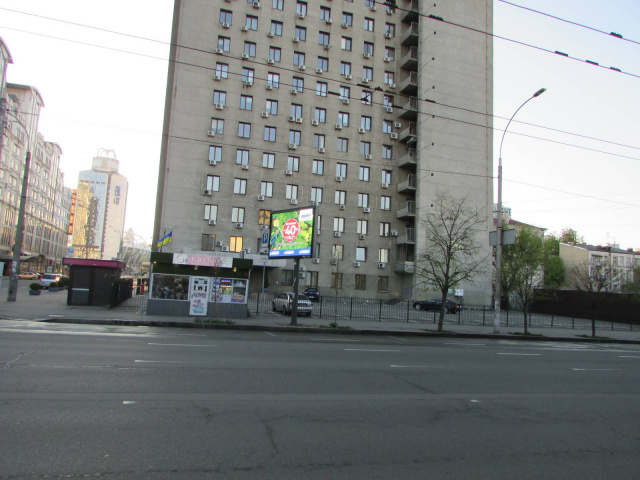 Video billboard Kyiv,  Антоновича вул., ст.м."Оліппійська", навпроти ТЦ "Мегамаркет"