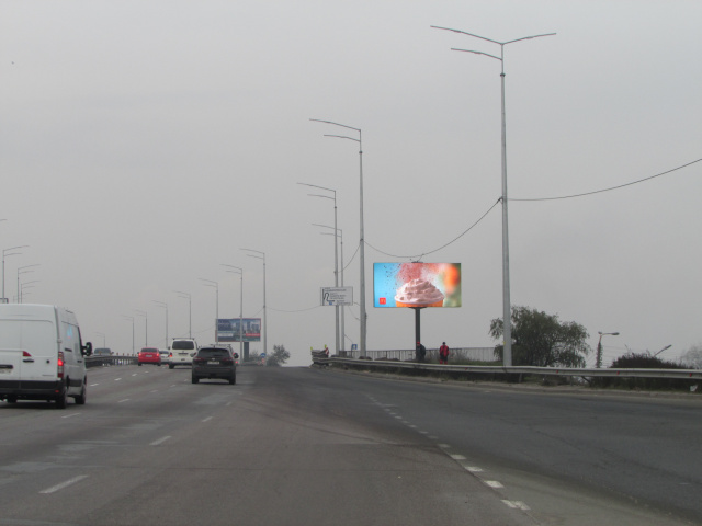 Video billboard Kyiv,  Наддніпрянське шосе, з'їзд з Південного мосту, ст. м."Видубичі"