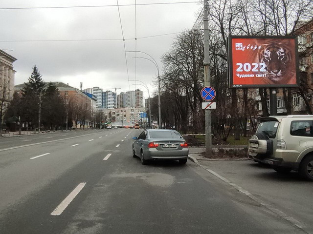 Video billboard Kyiv,  Повітряних сил проспект, 42 (200 м. до Севастопольскої площі)