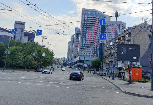 Video billboard Kyiv,  Василя Липківського вул./площа Петра Кпивоноса (навпроти ТРЦ "Ультрамарин")