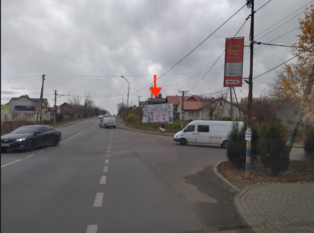 Billboard Lviv,  Львів-Шегині м. Мостиська поворот на автобусну зупинку.