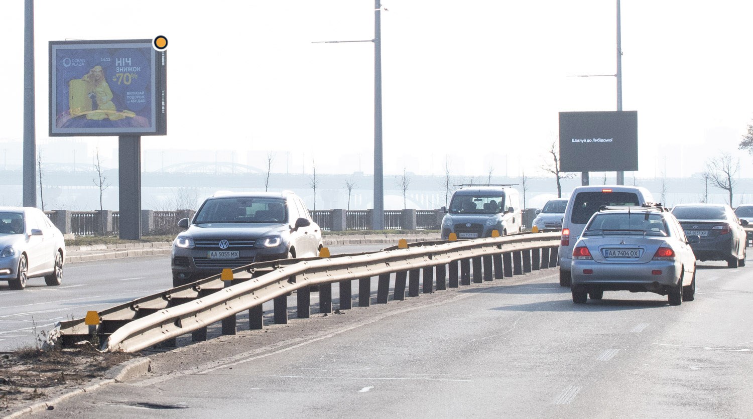 Backlight Kyiv,  Naberezne sose, v napramku do Mikoli Mihnovs'kogo bst.