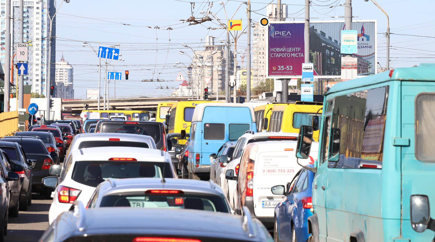 Prismatron, prism Kyiv,  Obolons'kij av., st.m. "Pocajna"