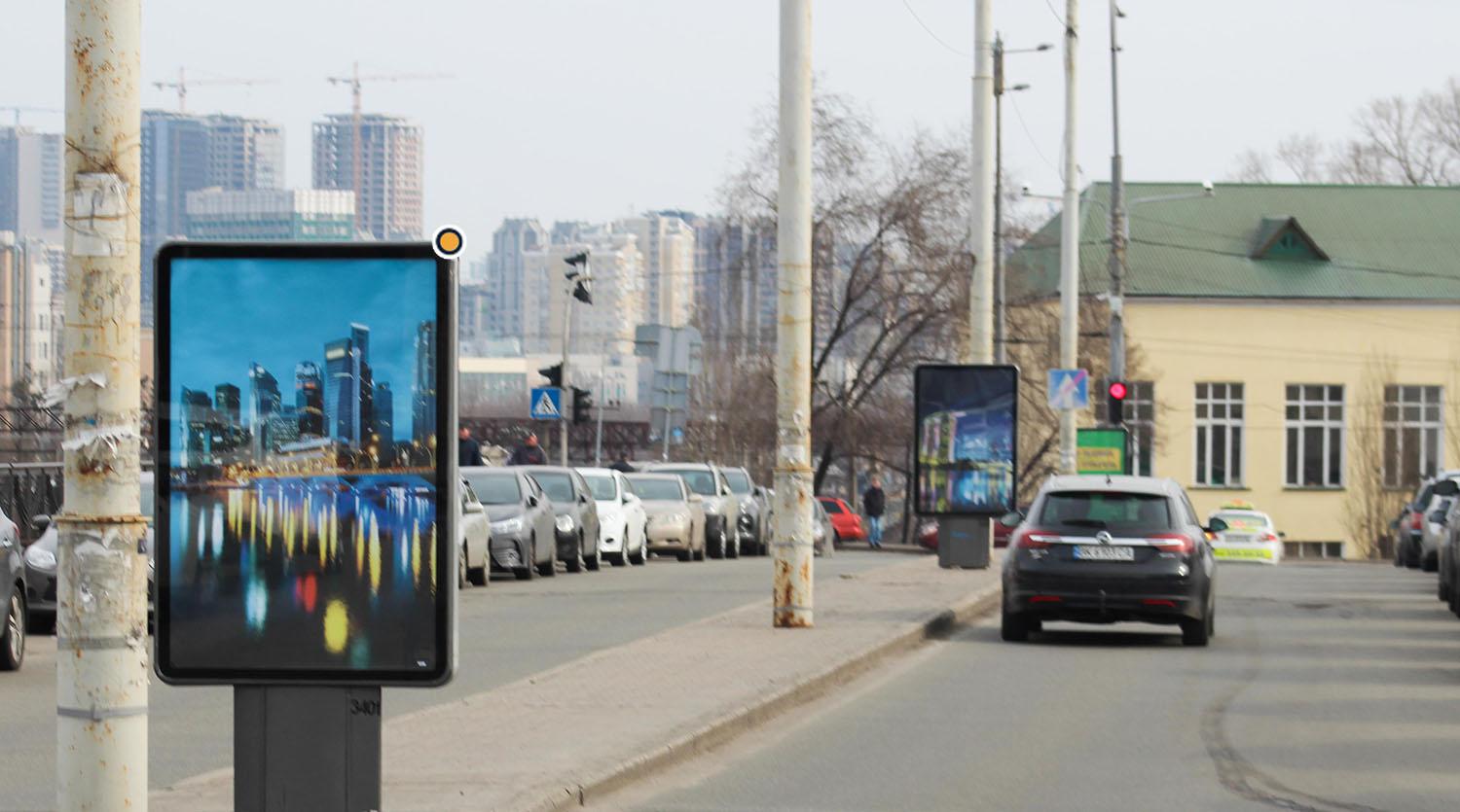 Citylight Kyiv,  Vokzal'na st., rozdil'nik, v napramku vid zaliznicnogo vokzalu