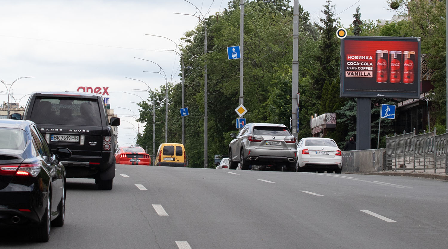 Video billboard Kyiv,  Lesi Ukrainki bst., navproti bud.No27/2, do st.m. Pecers'ka