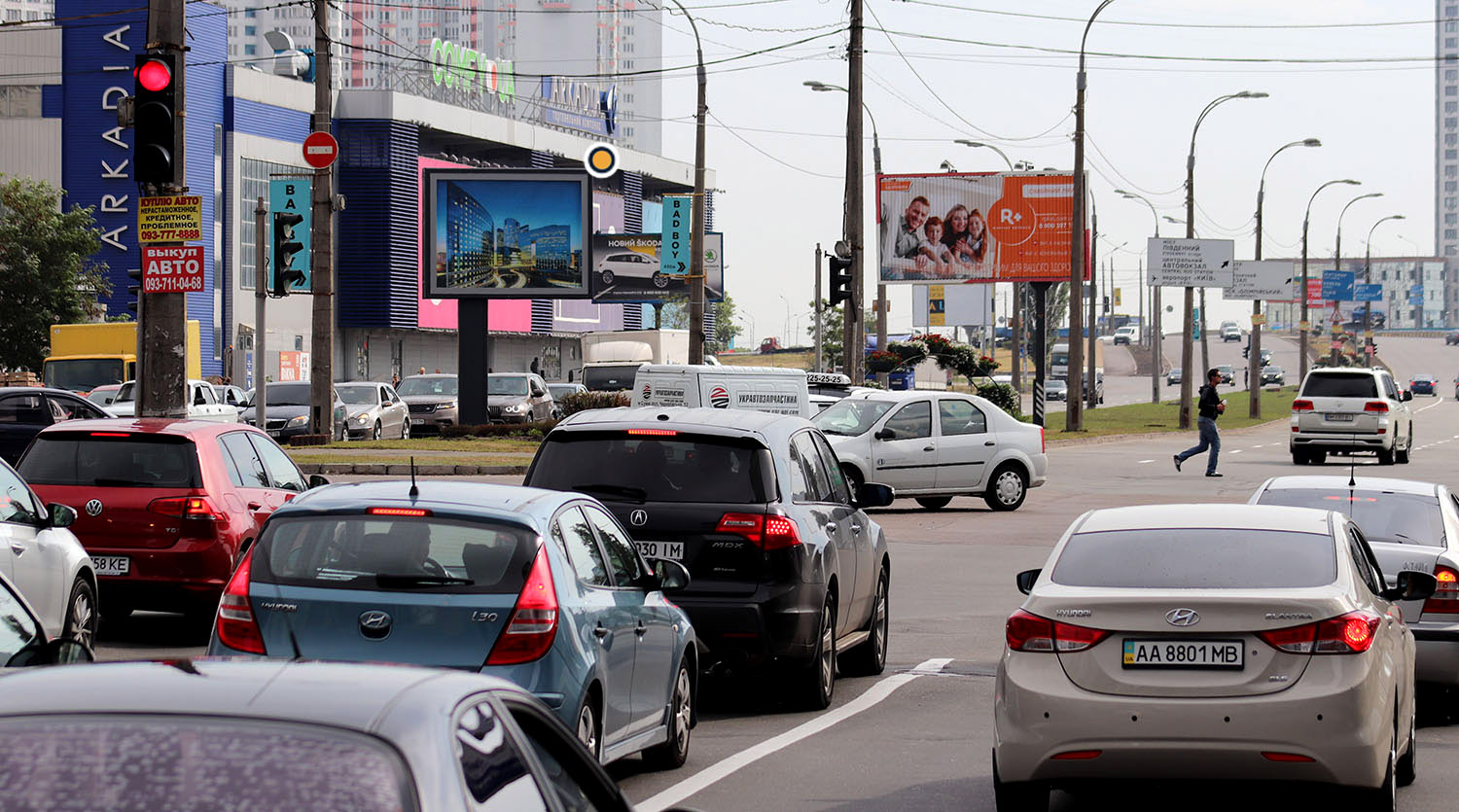 Video billboard Kyiv,  Dniprovs'ka naberezna, rozdil'nik, v napramku do av.Bazana i m.Osokorki