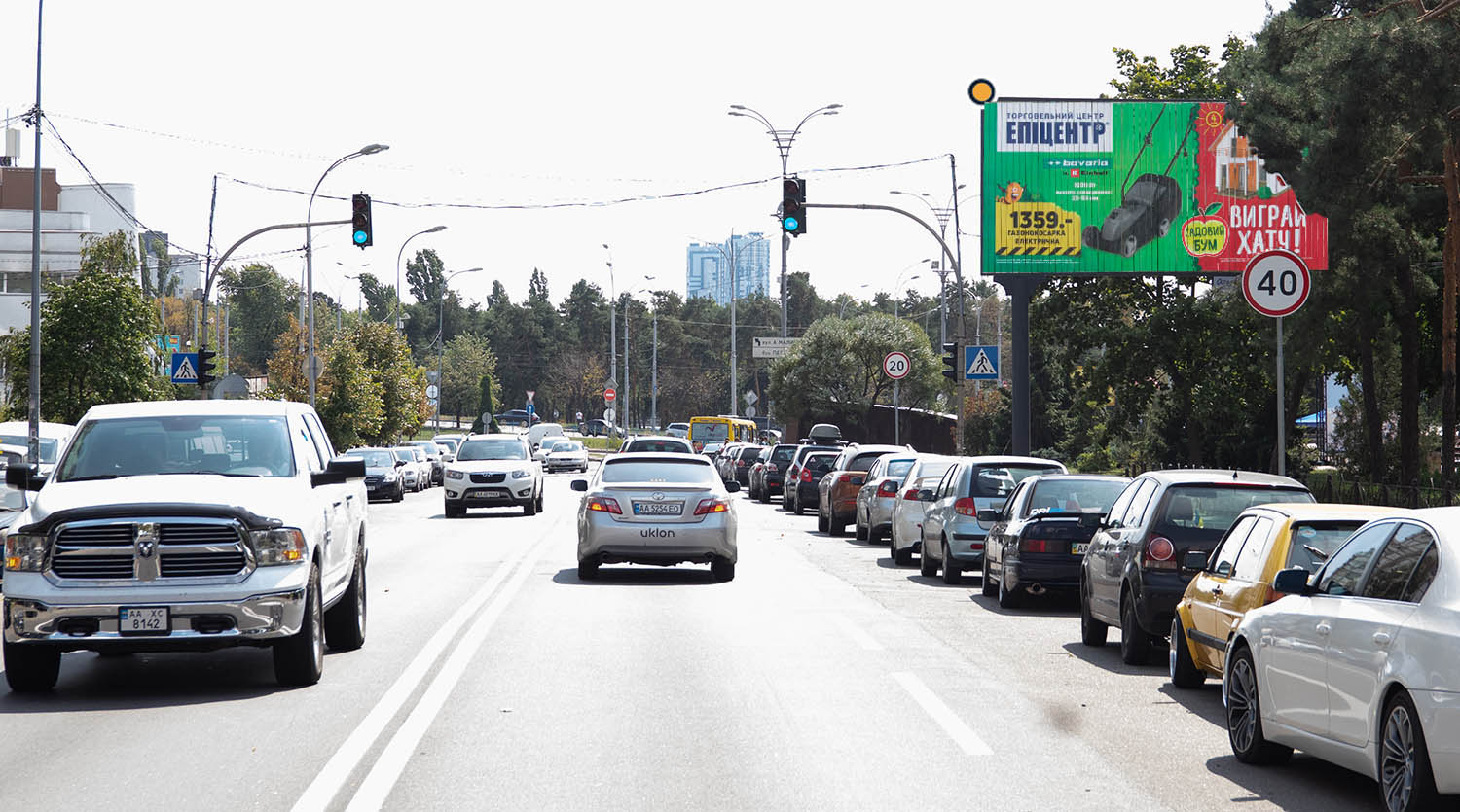 Billboard Kyiv,  Knaza Romana Mstislavica (Zmacenka) st., navproti bud.No4