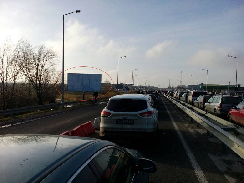 Billboard Cordoni,  Краківець к1, кордон (ліворуч) виїзд з країни