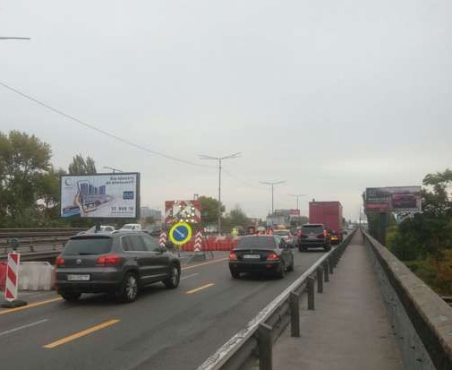 Prismatron, prism Kyiv,  Promislova st., Pivdennij mist; No1 (u napramku Harkivs'koi pl.)