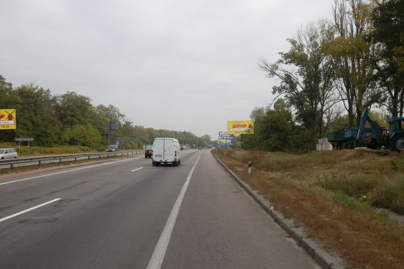 Billboard Kyiv,  s. Vita-Postova, trasa M-05 Kiiv-Odesa, km 18+015 livo, za 180m do AZS WOG, cerez 800m pisla povorotu na s. Vita-Postova (na st. Sadova)