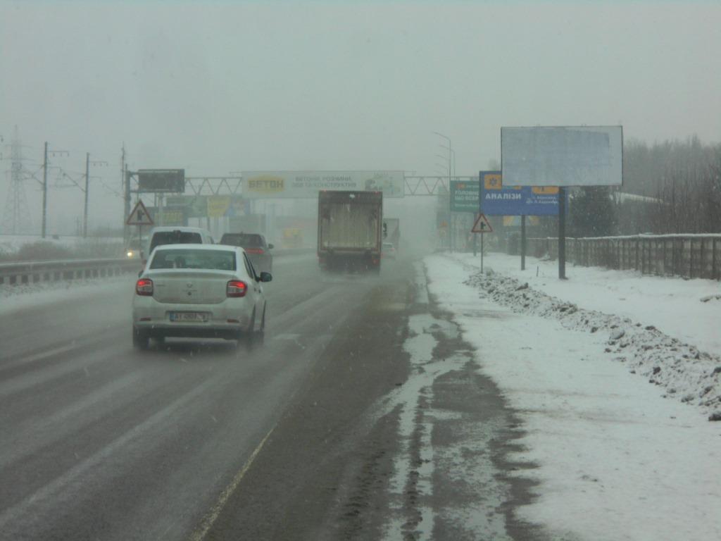 Billboard Kiev roads,  Dniprovs'ke sose, trasa N-01 "Kiiv-Znam'anka", km 21+920 pravo, ZK "BASA Sity"