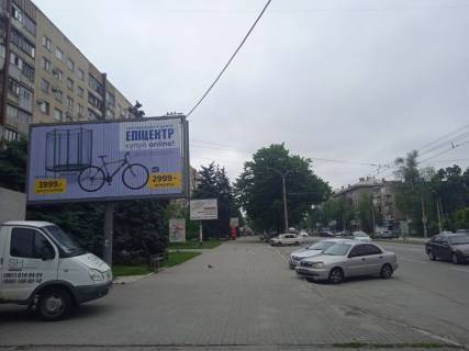 Prismatron, Prism B in Zaporizhzhya, 6x3  av.Sobornij 144-146, st.Ukrains'ka - 305708 Photo 1
