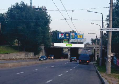 Billboard A in Zaporizhzhya, 13.5x1.5  ул.Победы, бул.Центральный, вход в рынок, движ в сторону ЖД вокзалов Photo 1