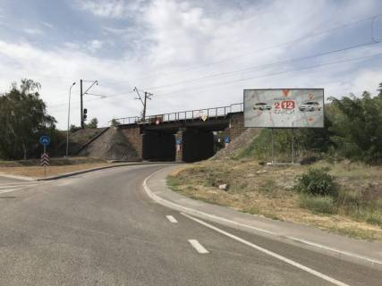 Billboard  in Zaporizhzhya o.Hortica, v storonu mosta na Pravij bereg bila mostu nad proizdzou castinou, sprava, vzdovz zal.kolii 170 km+471 Photo 1