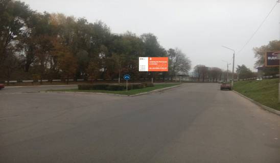 Billboard A in Kam'yanske (Dniprodzerzhinsk), 6х3  avtorozv'azka av. Gimnazicnij - st. Josipa Manaenkova - st. Vasil'evs'ka (na rozdil'nij smuzi), napramok do centru Photo 1