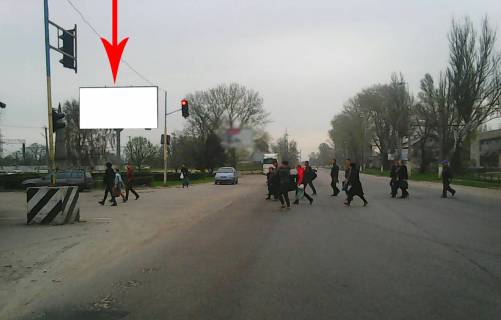 Billboard B in Kam'yanske (Dniprodzerzhinsk), 6х3  st. Siceslavs'kij slah navproti magazinu "Ekspres" (bila z/d stancii), naramok do viizdu z mista, bila svitlofora Photo 1